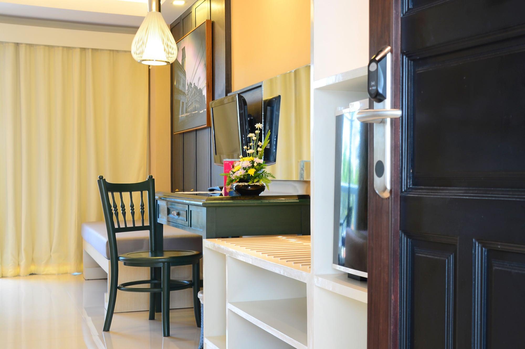 The Old Phuket - Karon Beach Resort - Sha Plus Esterno foto
