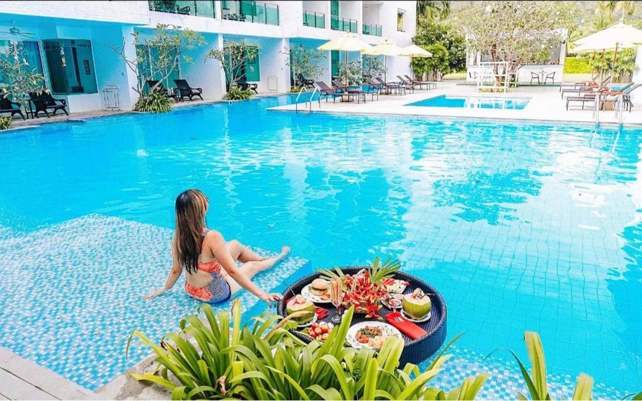The Old Phuket - Karon Beach Resort - Sha Plus Esterno foto